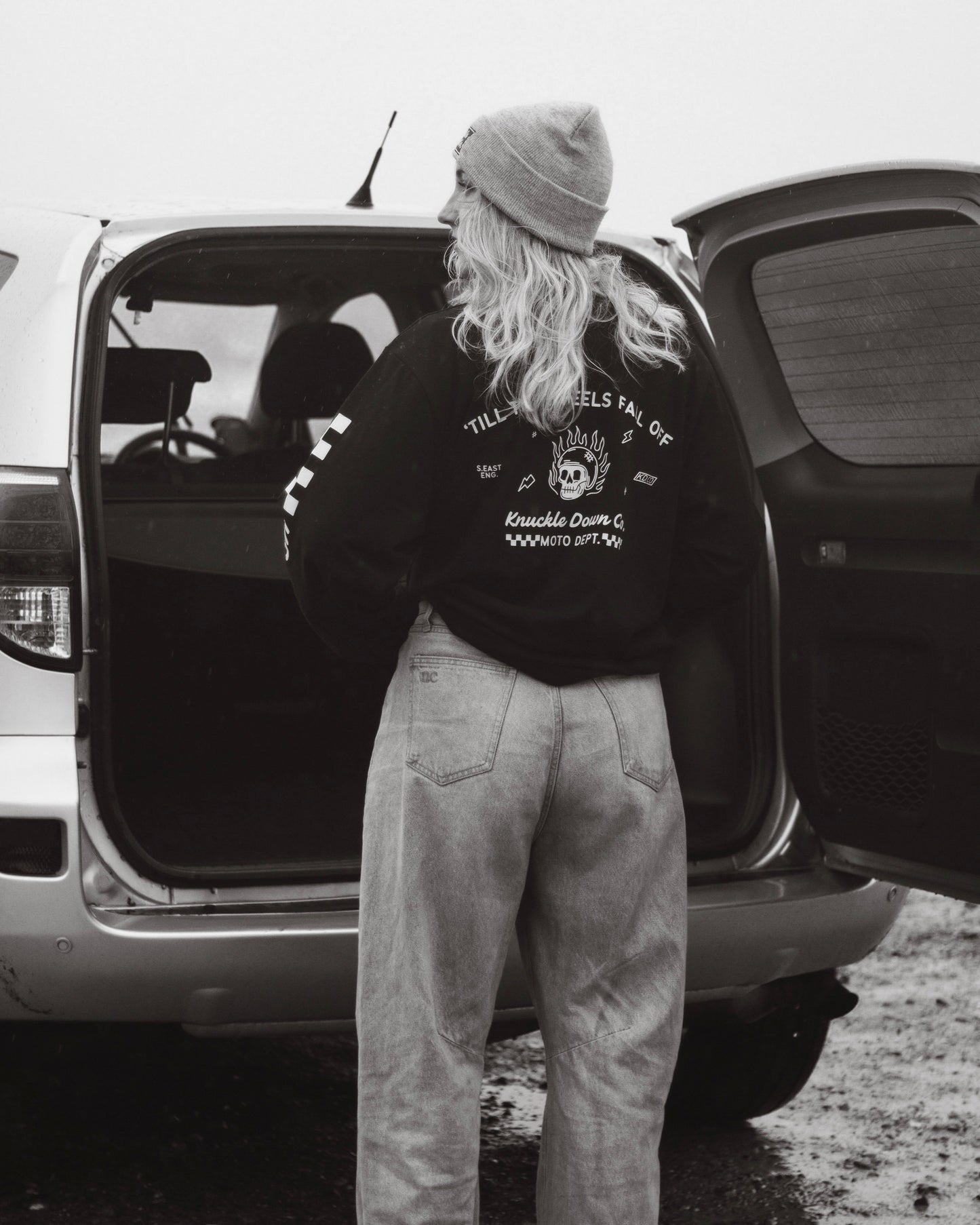 MOTO DEPT - Long Sleeve T-Shirt (Black)